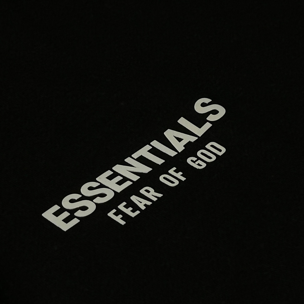 Fear of God Essentials Hoodie (SS24) - Letras Blancas
